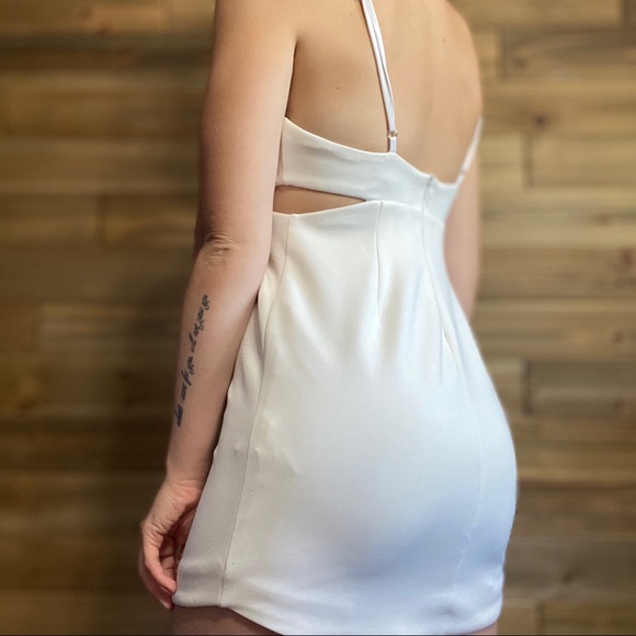 😇 Cream White Mini Dress - Picture 2 of 4